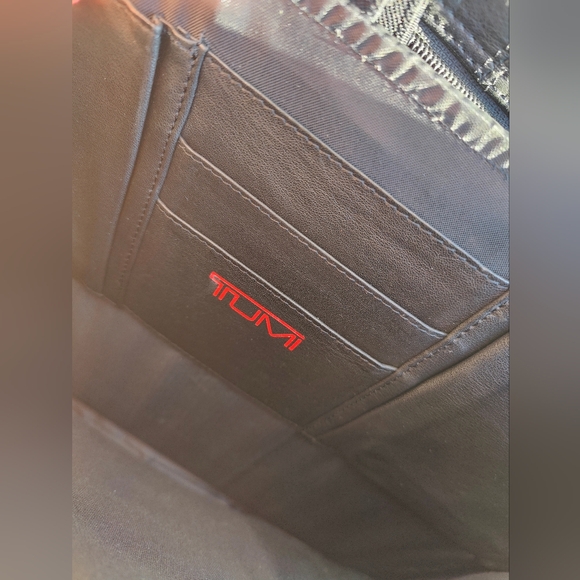 TUMI Italian Leather Expandable Briefcase / Laptop / Bag Carry On. Black - Picture 7 of 11